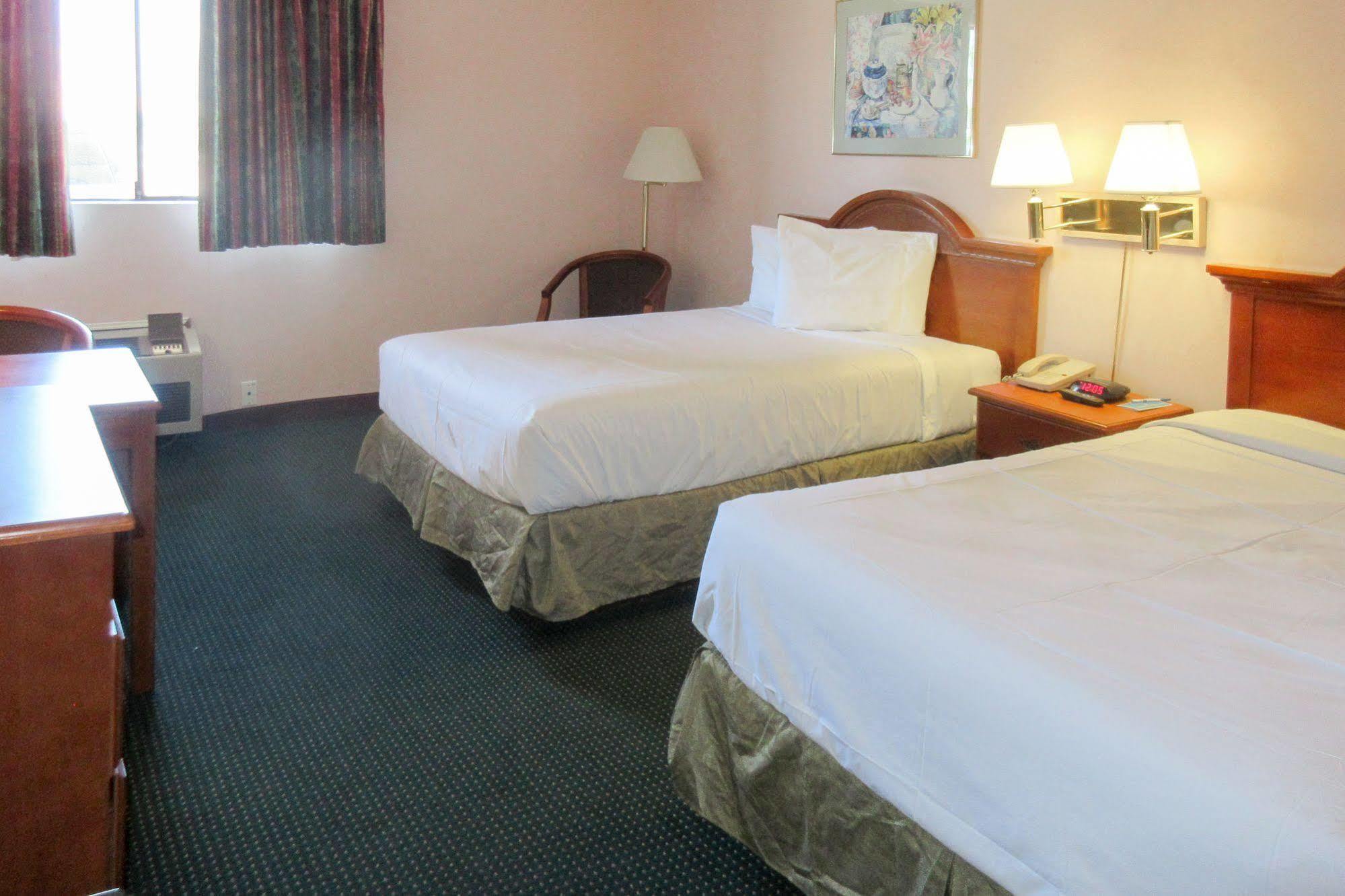 San Bernandino Inn & Suites Σαν Μπερναρντίνο Εξωτερικό φωτογραφία