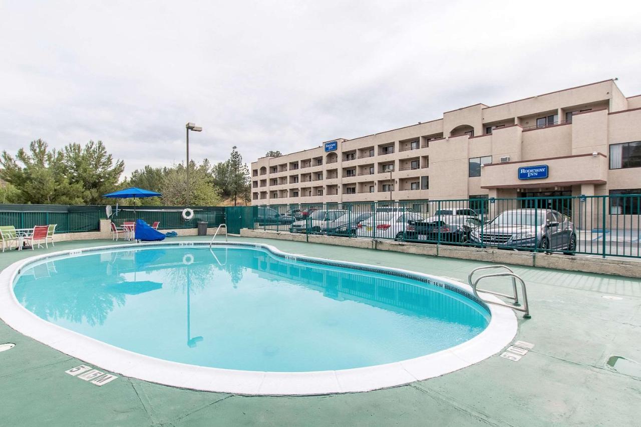 San Bernandino Inn & Suites Σαν Μπερναρντίνο Εξωτερικό φωτογραφία