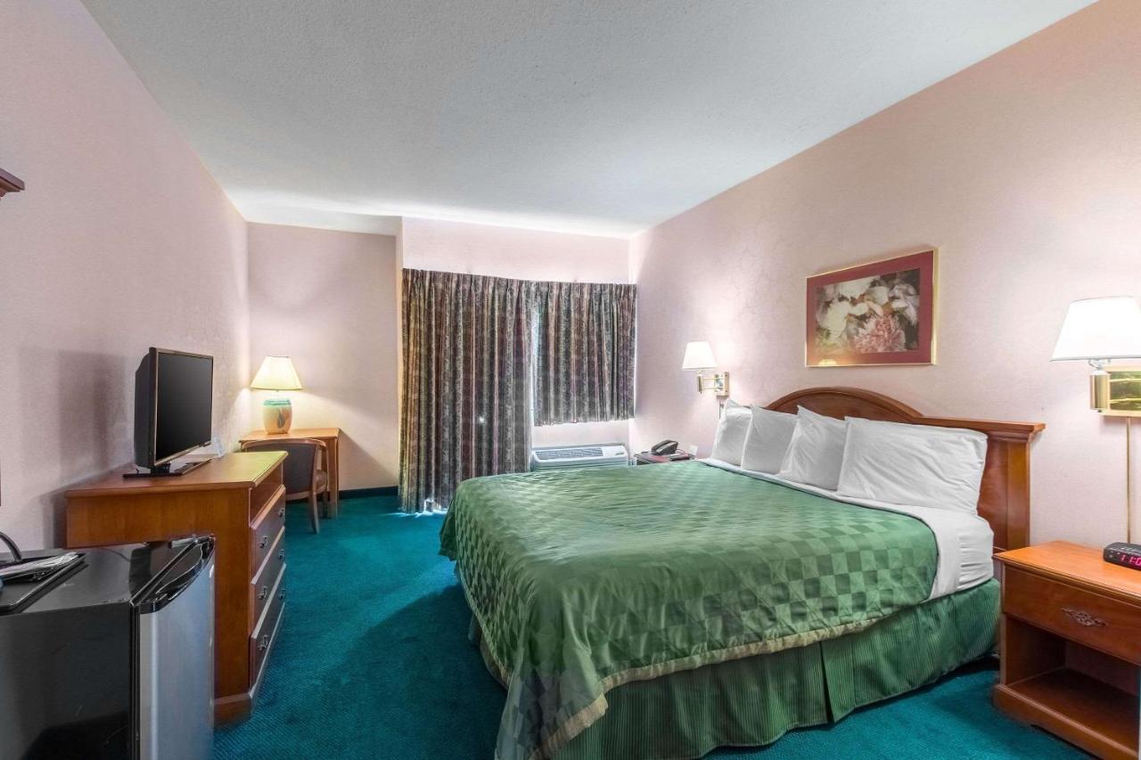 San Bernandino Inn & Suites Σαν Μπερναρντίνο Εξωτερικό φωτογραφία